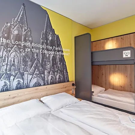 Meininger West Hotel *