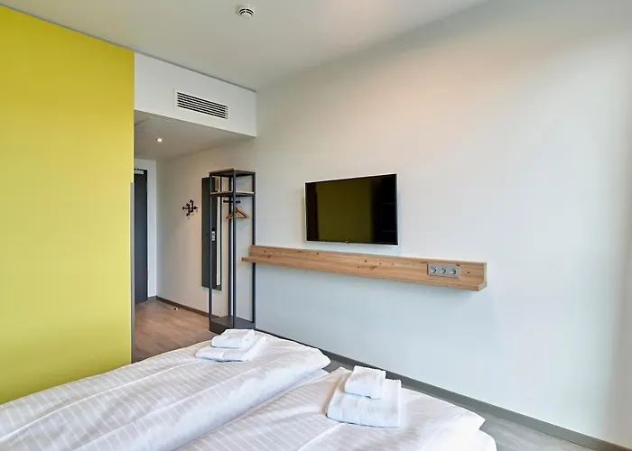 Meininger West Hotel