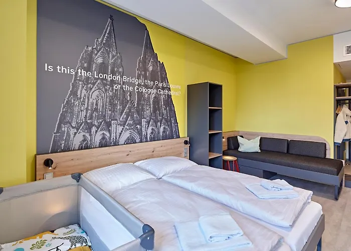 Meininger West Hotel