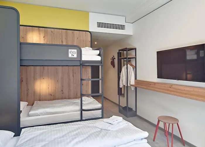 Meininger West 酒店 *